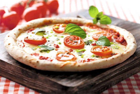 Pizza napolitana en horno profesional